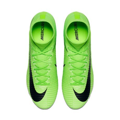 Cerdito sonrojo Calma Las botas de fútbol Nike Mercurial Superfly V FG Radiación Llamarada Pack  colore verde - Nike - SportIT.com